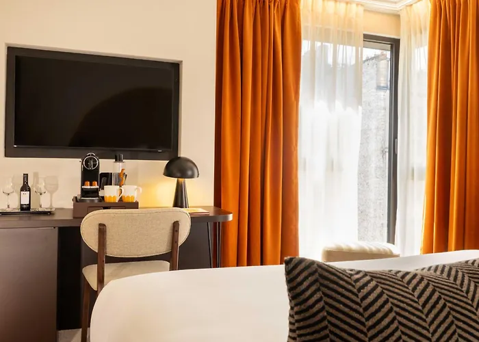 Belinda & Otel