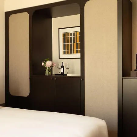 Belinda & 4* Paris