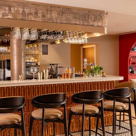 Belinda & Hotell Paris