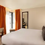 Belinda & Hotel