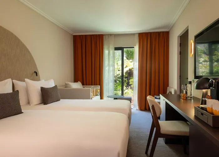 Belinda & Hotel