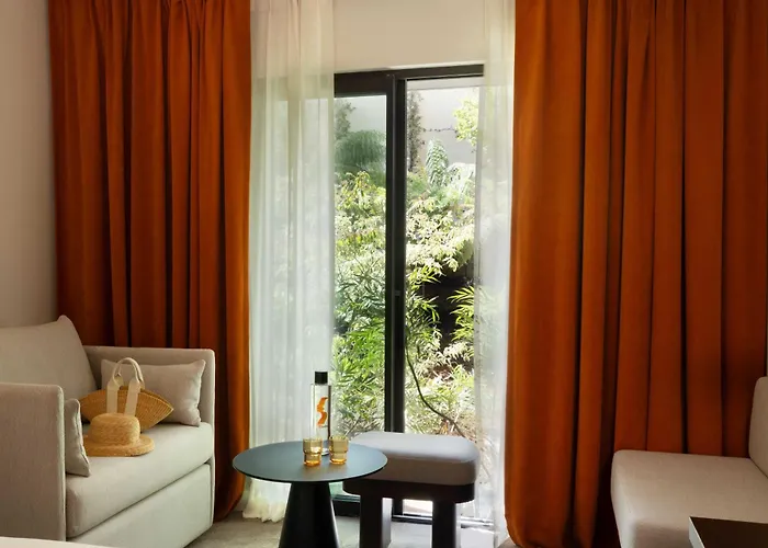 Belinda & Hotel 4*